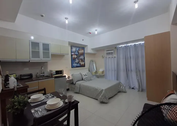 Cozy Unit Mckinley Hill Apartment Manila